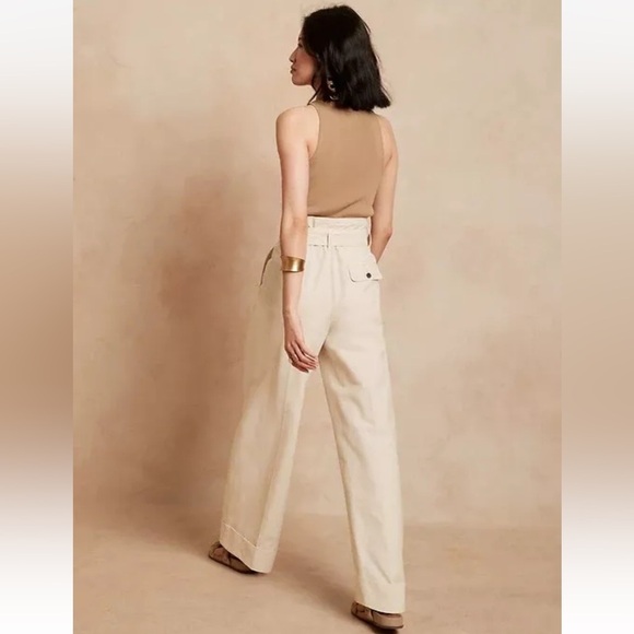 BANANA REPUBLIC Wide Leg Paperbag Pant
#813887 NWT Transition Cream 4 - Picture 2 of 12